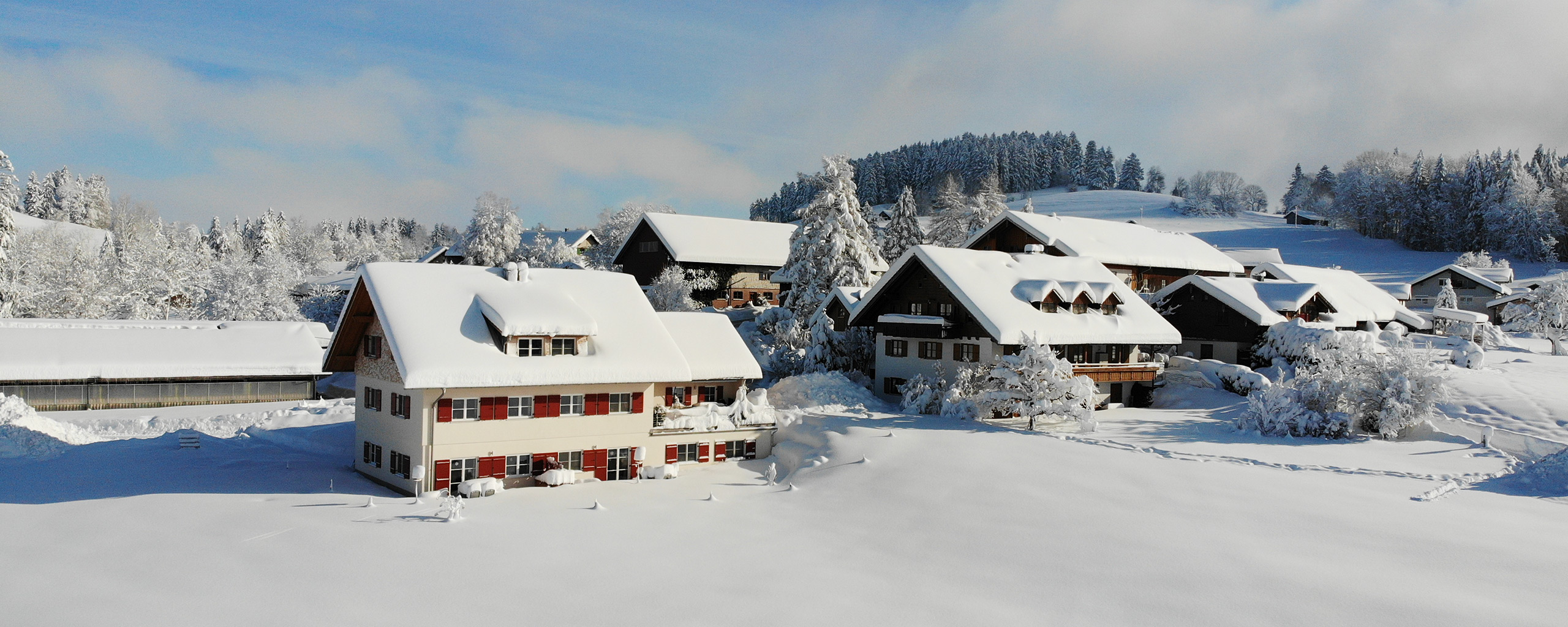 Ferienhof-Baur_HausHof_Header_04